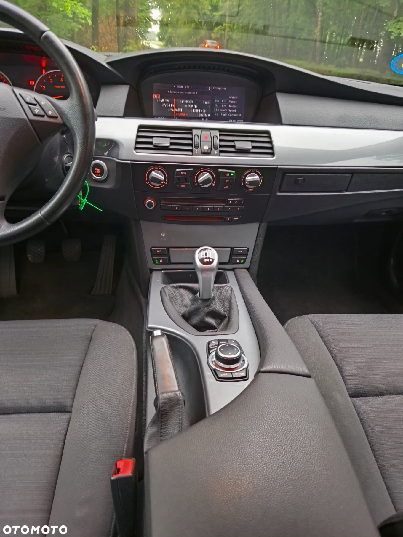 BMW Seria 5 520i - 11