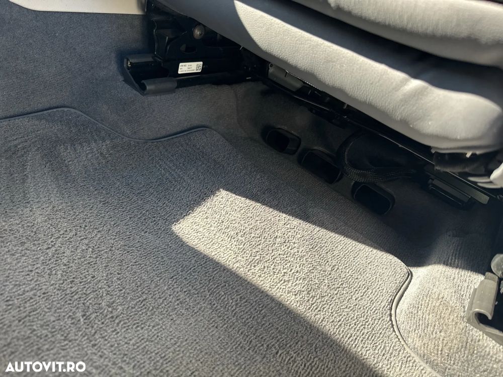 Volkswagen Touareg V6 TDI 4MOTION Elegance - 26