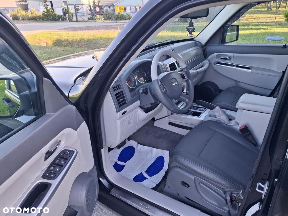 Jeep Cherokee - 21