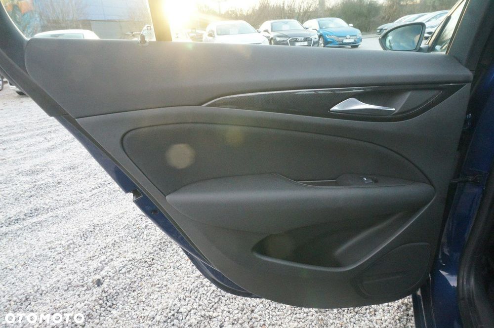 Opel Insignia 2.0 CDTI Elegance S&S - 22