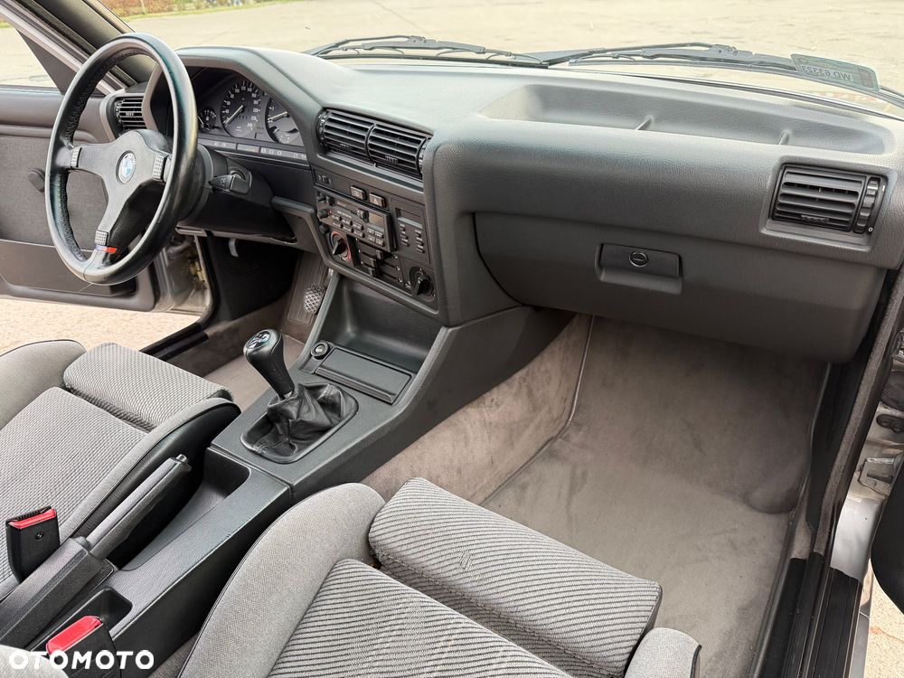 BMW Seria 3 325i - 14
