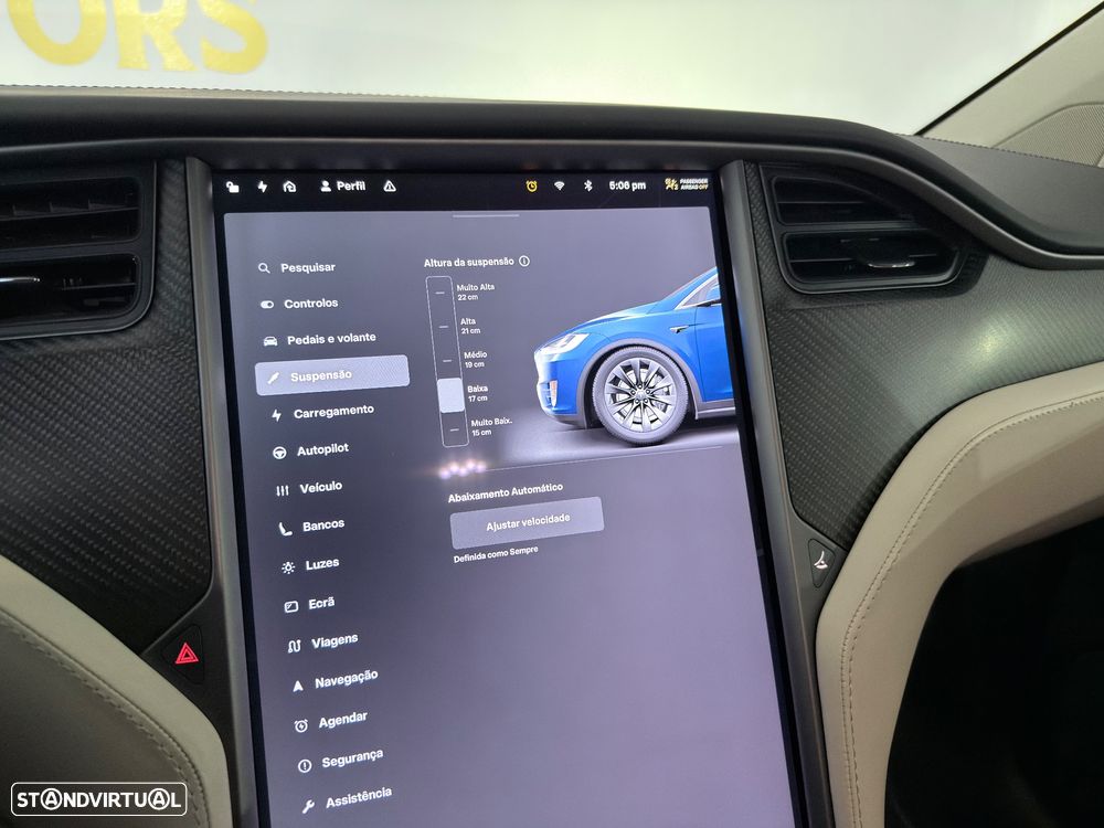 Tesla Model X 100D - 17