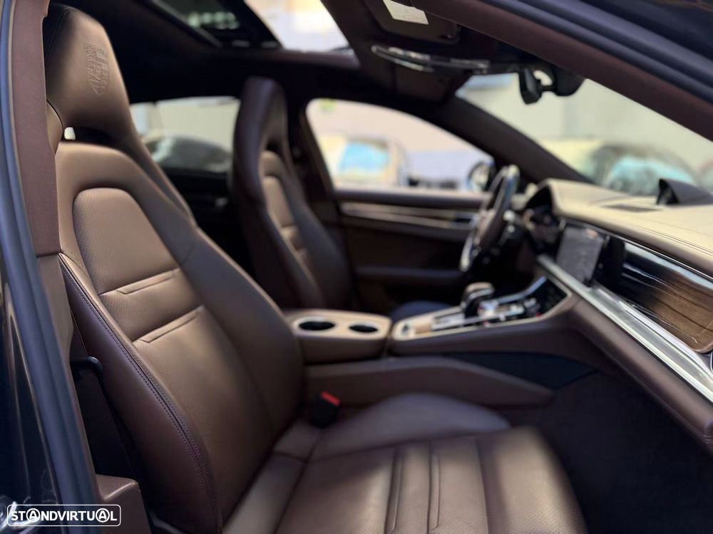 Porsche Panamera 4 E-Hybrid Platinum Edition - 12