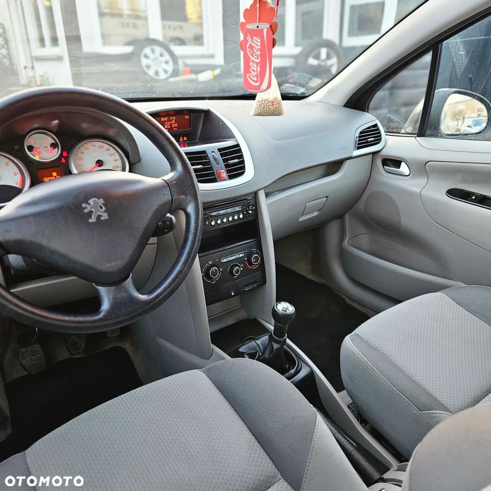 Peugeot 207 1.4 - 21