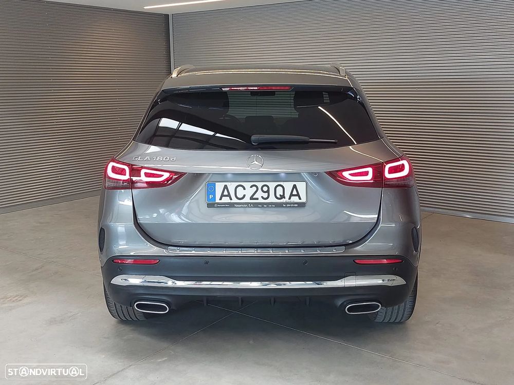Mercedes-Benz GLA 180 d AMG Line - 4
