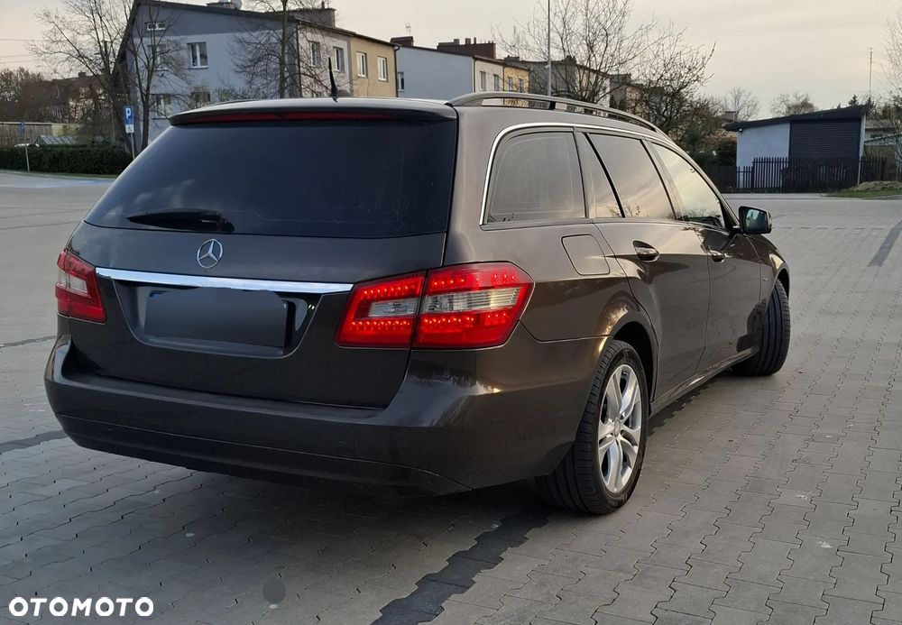 Mercedes-Benz Klasa E 200 CDI DPF BlueEFFICIENCY Automatik Avantgarde - 3