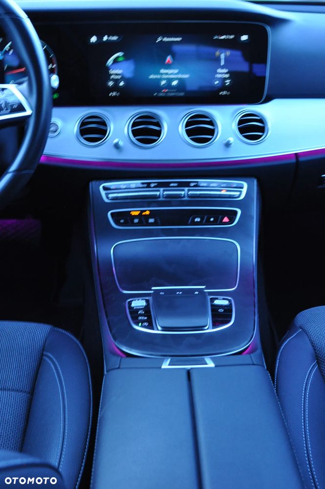 Mercedes-Benz Klasa E 300 d 4-Matic Avantgarde - 23