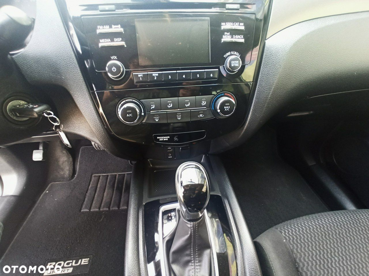 Nissan Rogue - 14