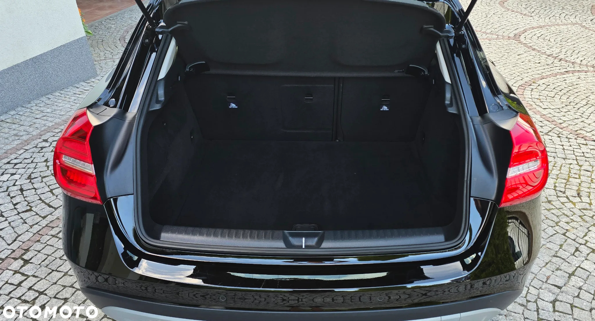 Mercedes-Benz GLA 180 - 16