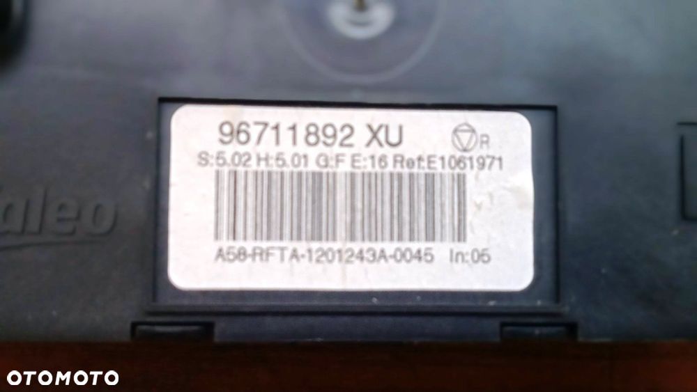 Panel nawiewu klimatyzacji Citroen C3 Picasso 96711892XU - 3
