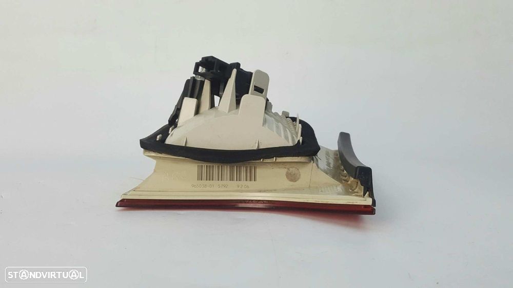 FAROLIM TRASEIRO ESQUERDO AUDI A4 BERLINA (8E) 1.9 TDI - 5