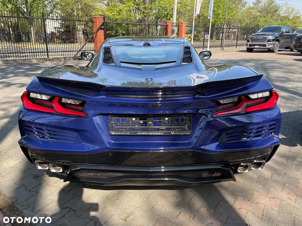 Chevrolet Corvette - 9