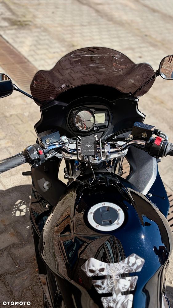 Suzuki GSX - 17