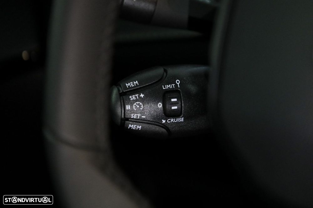 Peugeot 208 1.2 PureTech Allure - 37