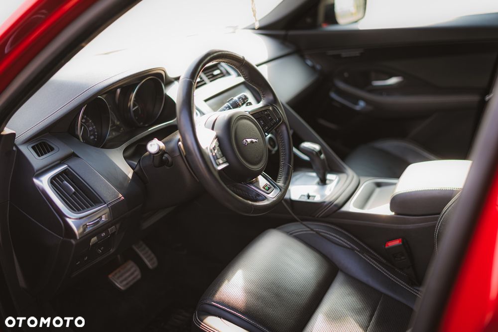 Jaguar E-Pace 2.0 i4D AWD R-Dynamic - 15