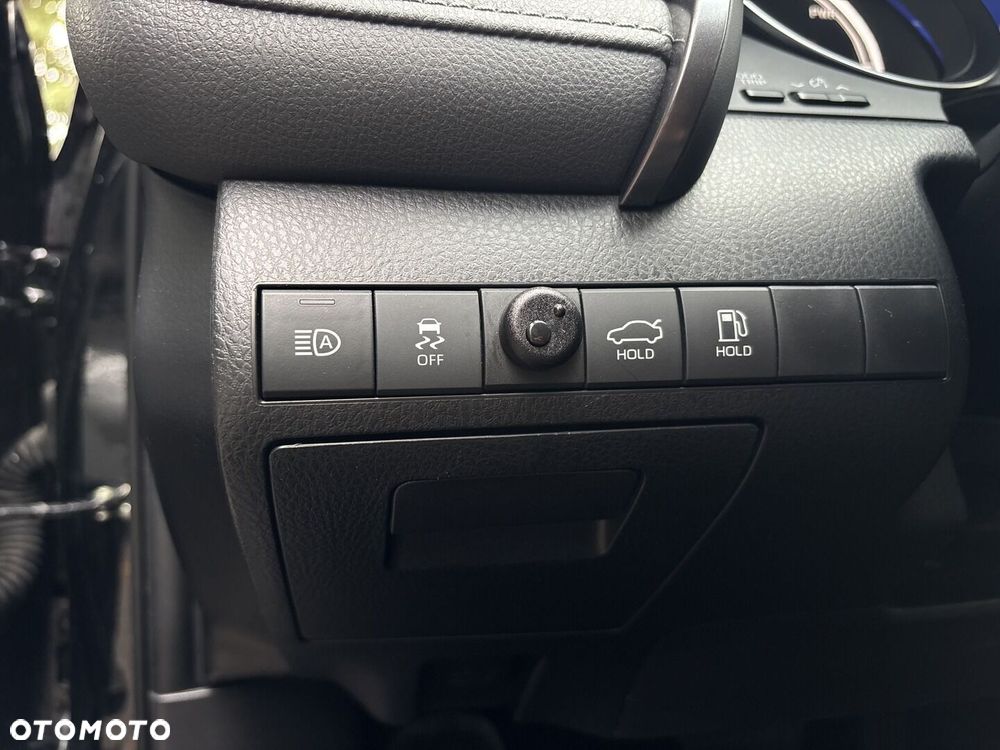 Toyota Camry 2.5 Hybrid Prestige CVT - 26