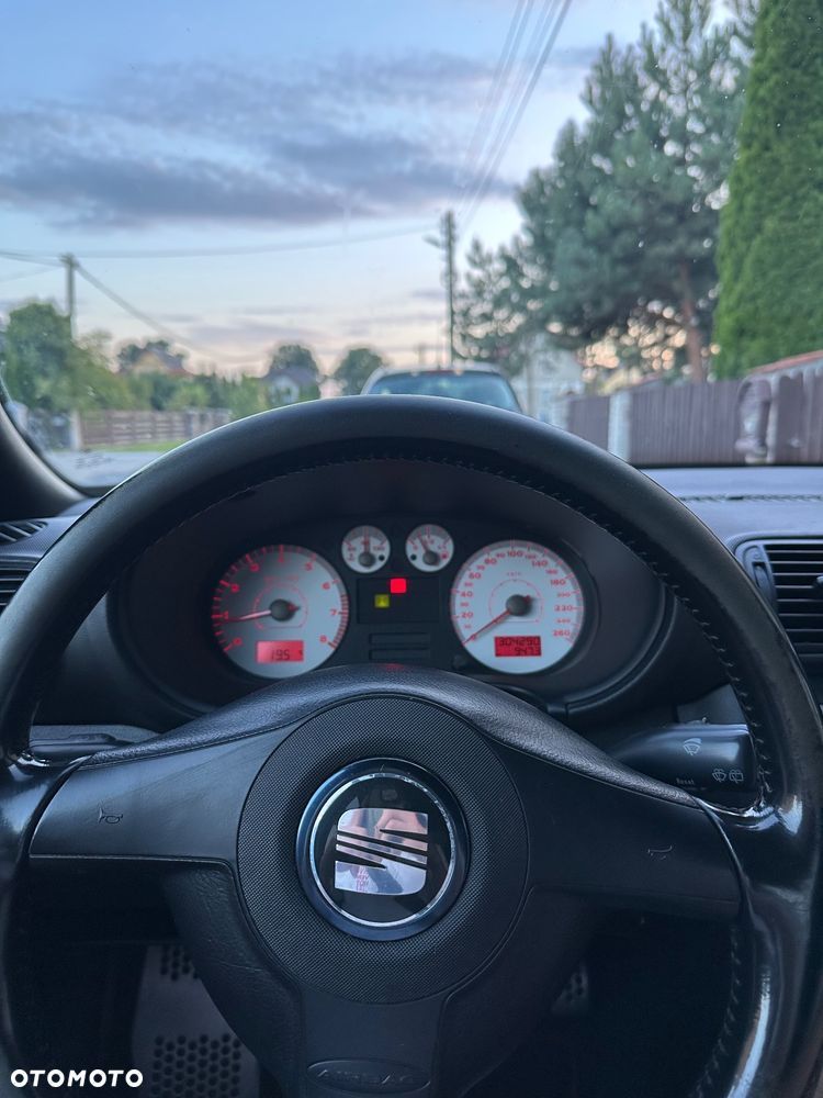 Seat Leon 1.8T Cupra R - 9