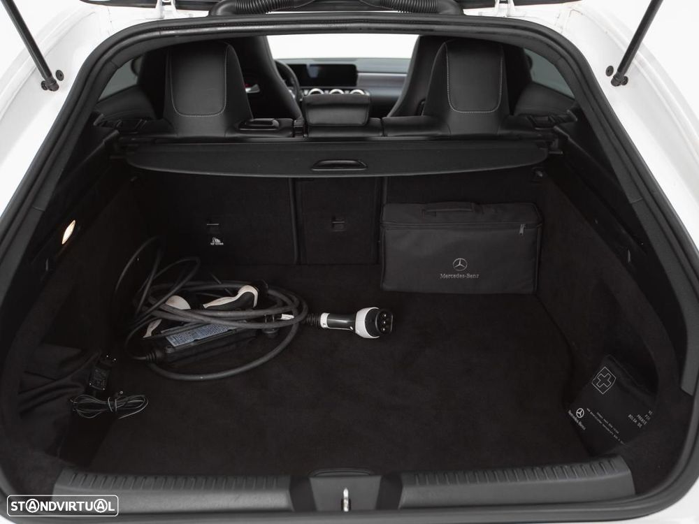 Mercedes-Benz CLA 250 e 8G-DCT AMG Line - 15