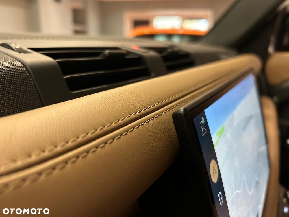 Land Rover Defender 3.0 D250 mHEV X-Dynamic HSE - 34