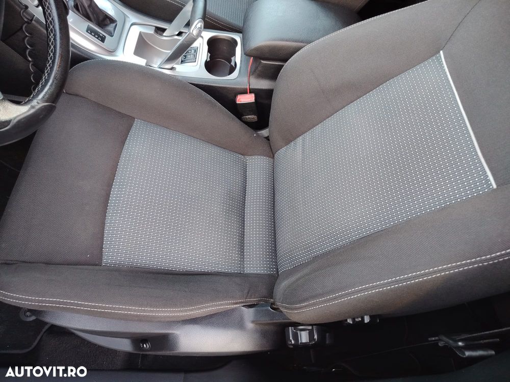 Ford S-Max - 12