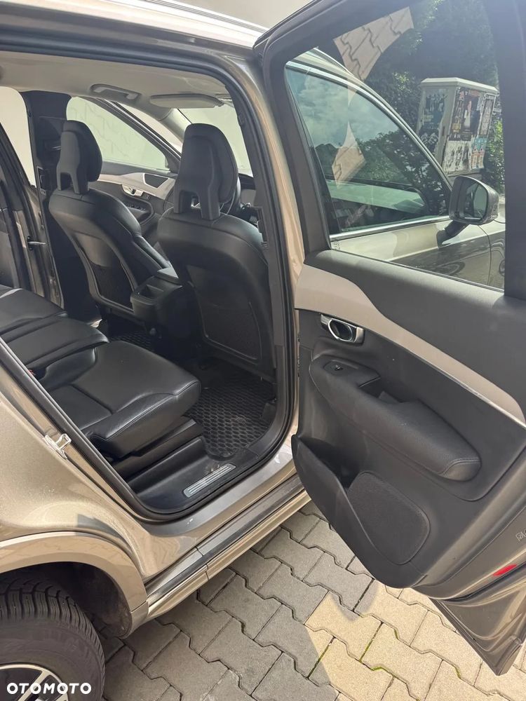 Volvo XC 90 - 9