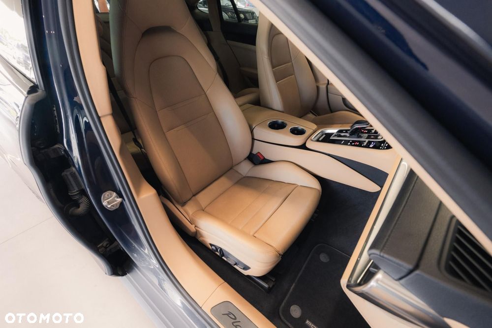 Porsche Panamera 4 E-Hybrid Platinum Edition - 16