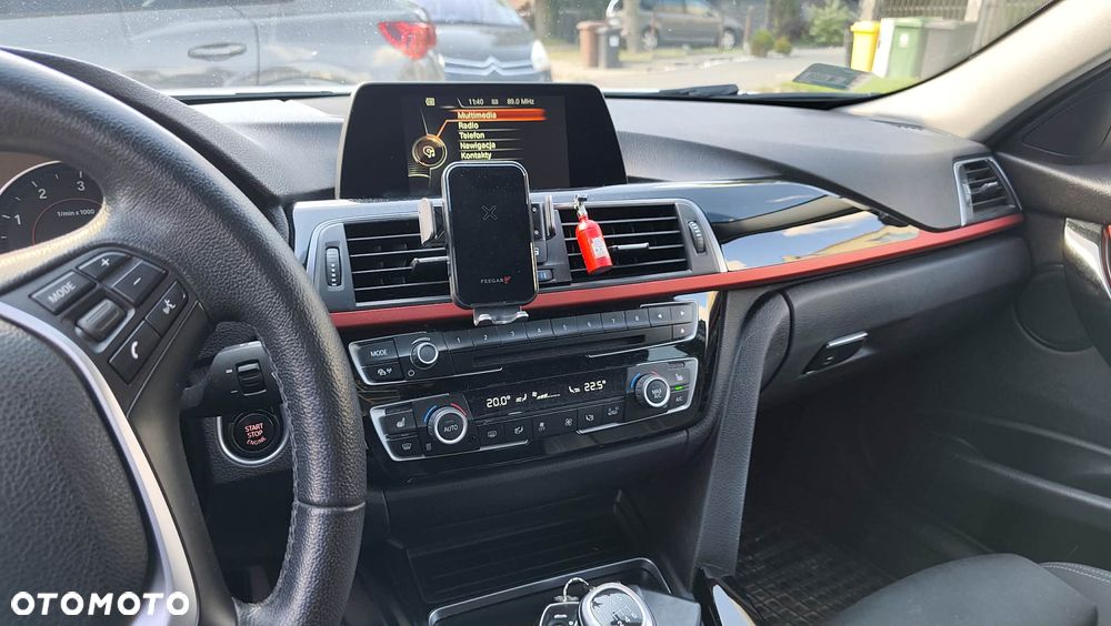 BMW Seria 3 320d Sport Line - 11