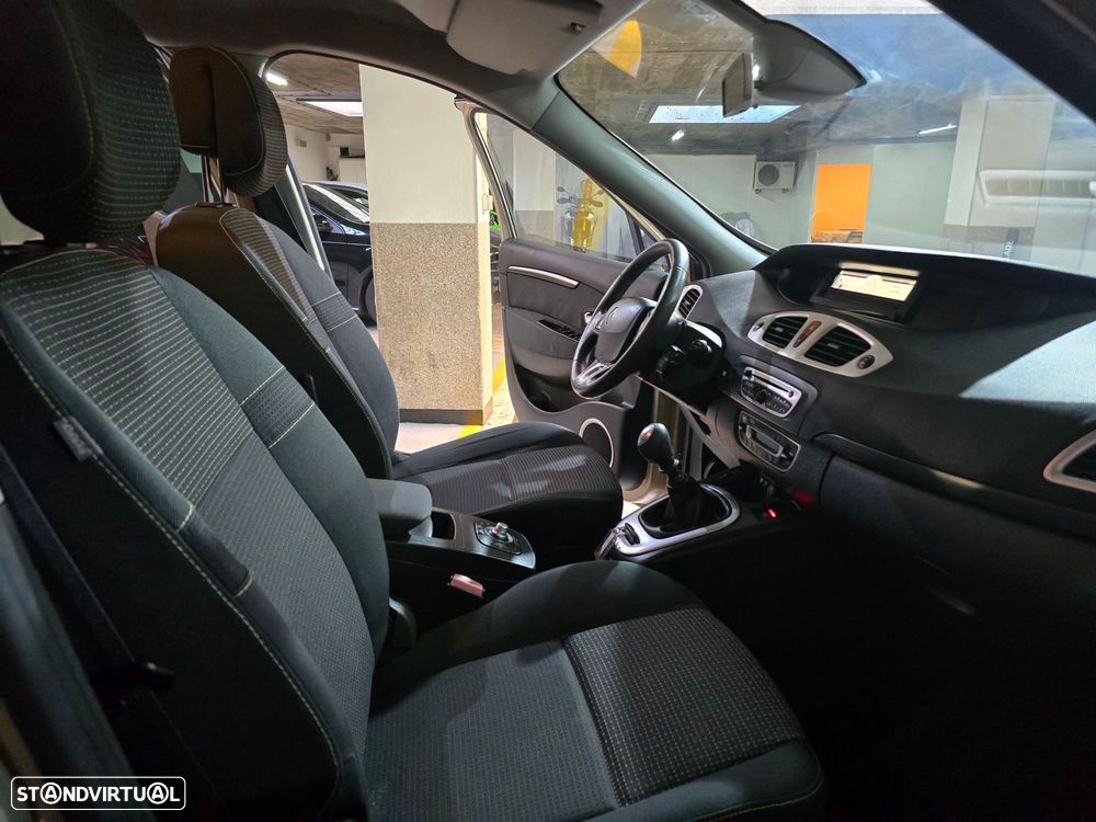 Renault Scénic 1.5 dCi Luxe - 9