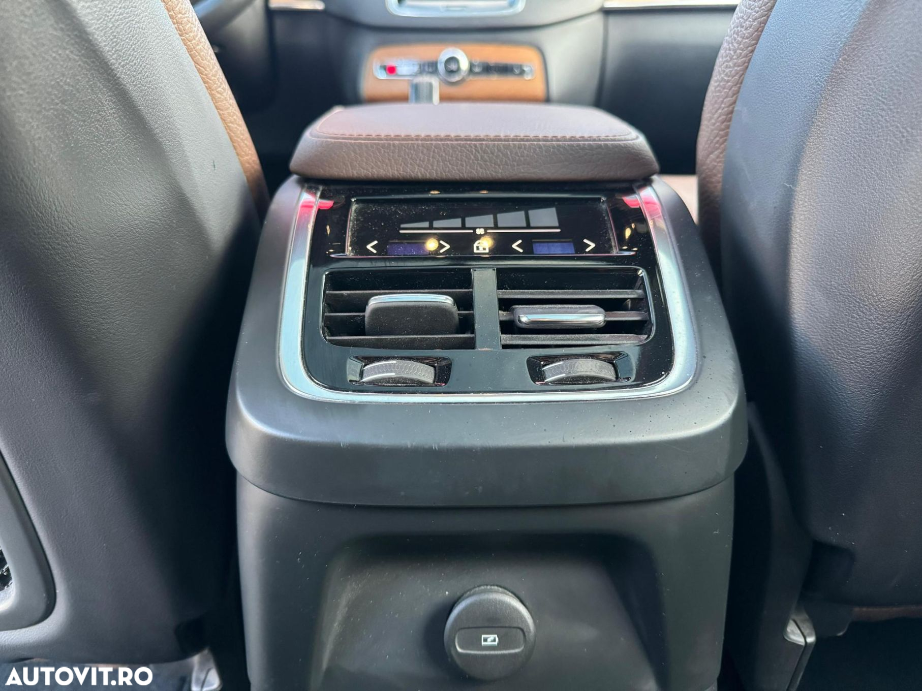 Volvo XC 90 T8 AWD Twin Engine Geartronic Momentum - 17