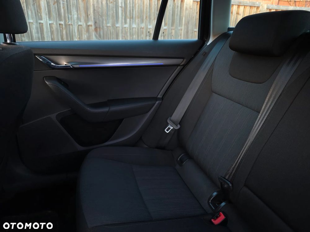 Skoda Octavia 1.6 TDI DSG Premium Edition - 29