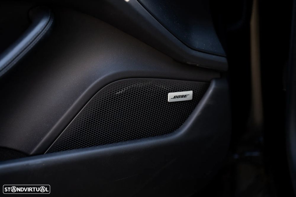 Porsche Taycan Turbo - 22