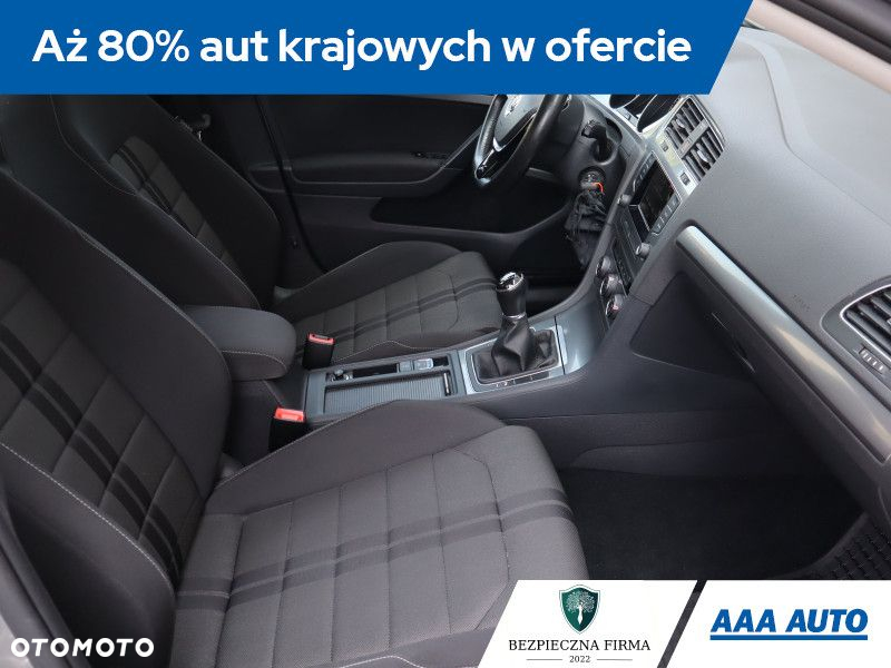 Volkswagen Golf - 10