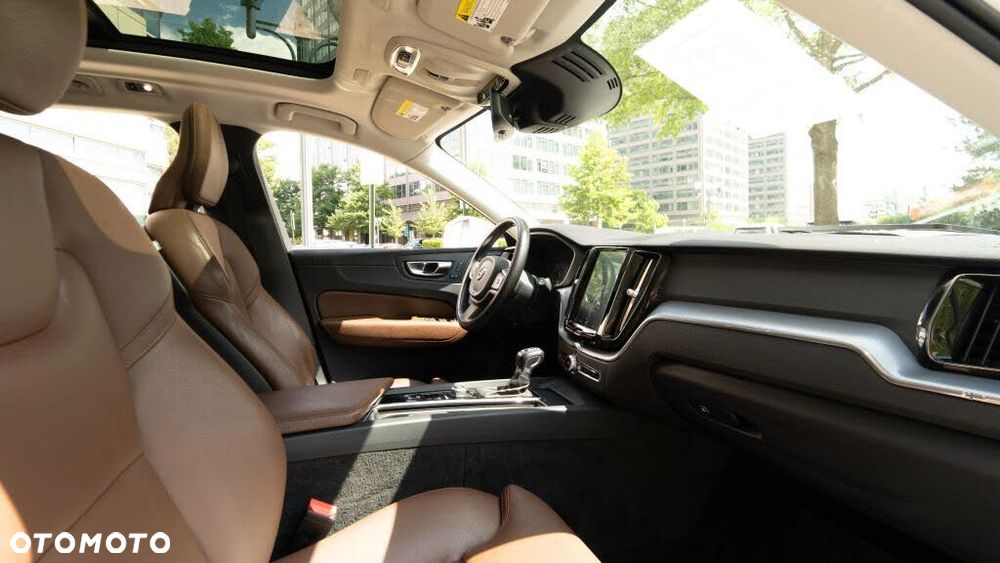 Volvo XC 60 T5 AWD Geartronic Momentum - 28