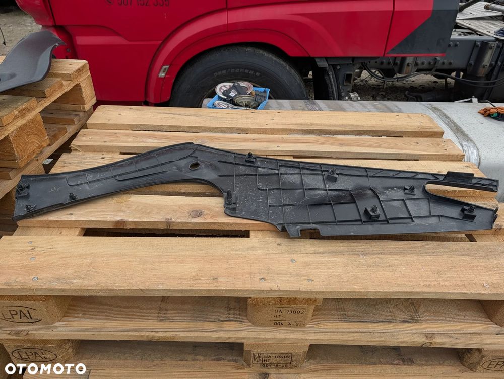 OSŁONA LISTWA WANNY TESLA S 106047800B, 106047700B - 2