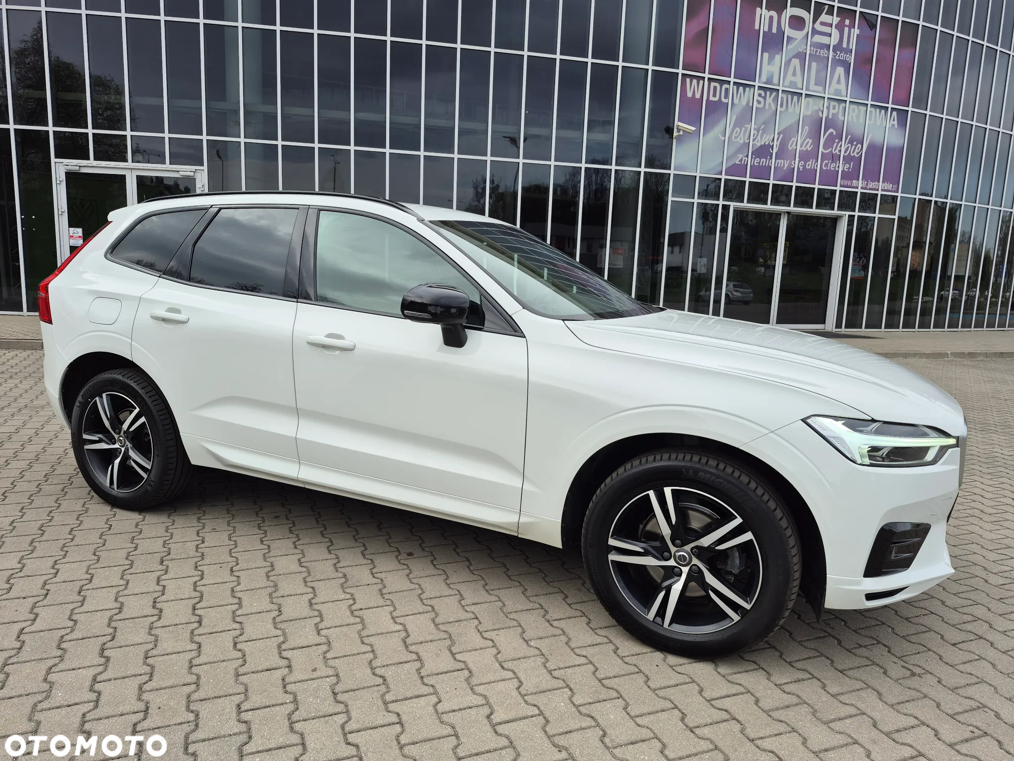Volvo XC 60 D4 R-Design - 4