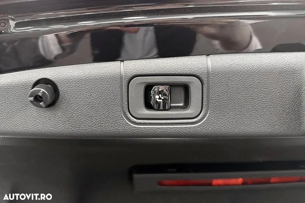 Mercedes-Benz E 300e 4Matic 9G-TRONIC Edition AMG Line - 12