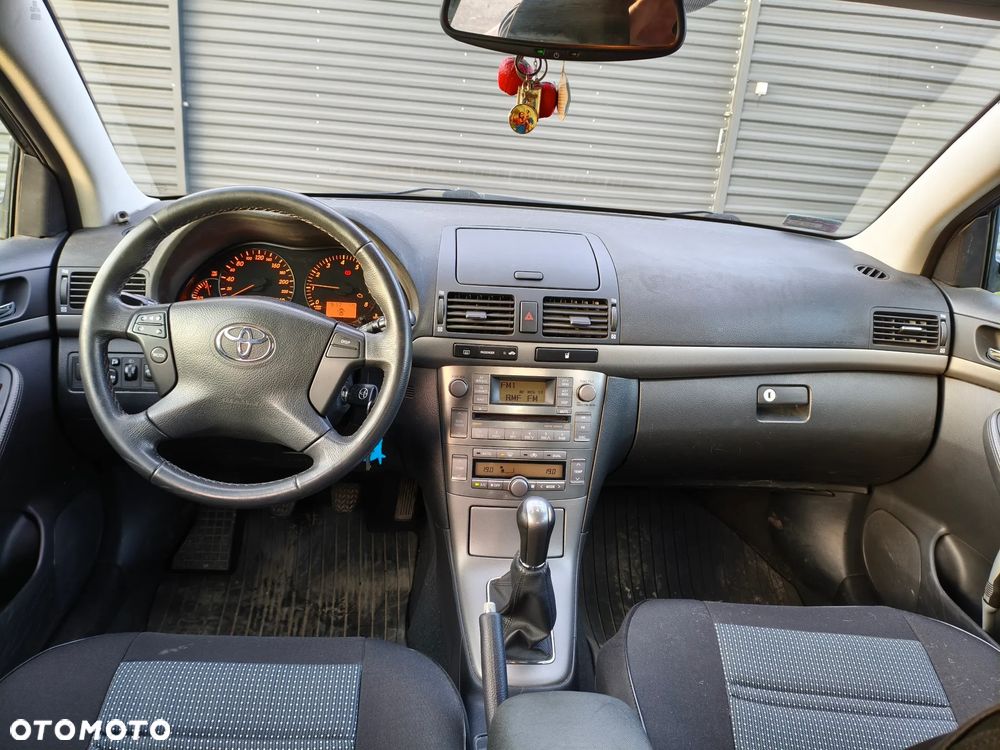 Toyota Avensis 1.8 VVT-i Luna - 8