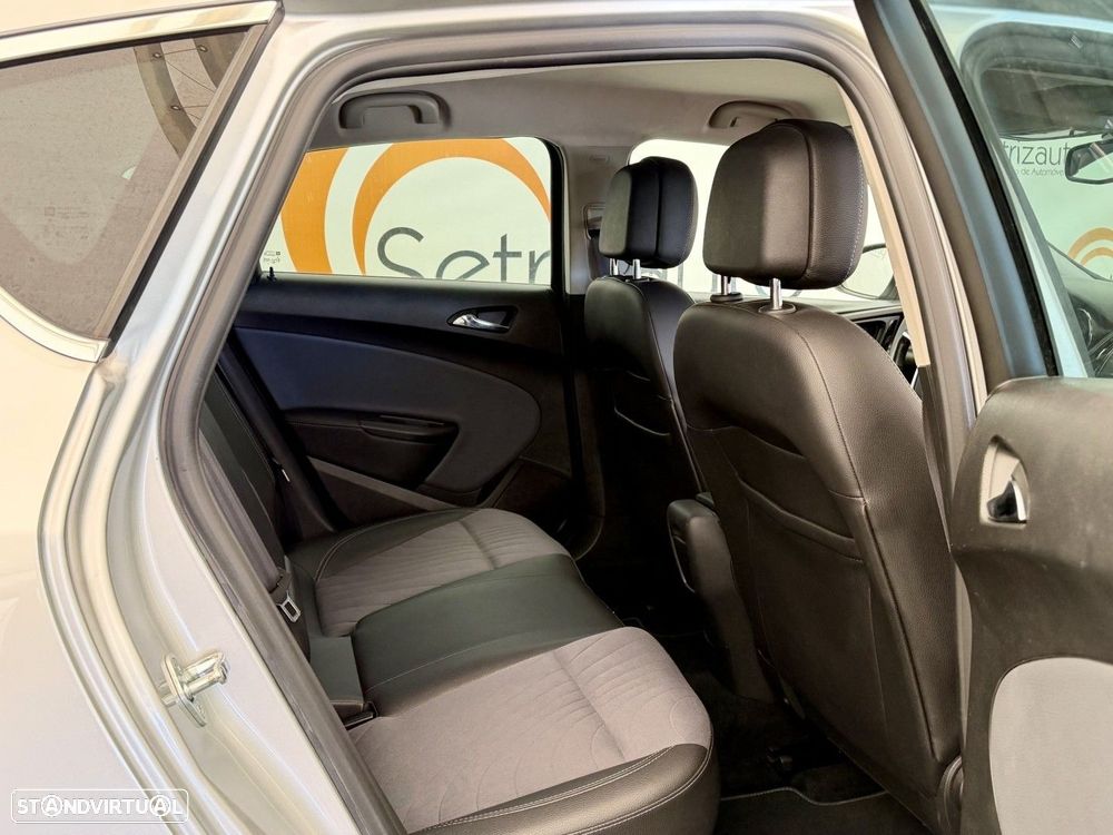 Opel Astra 1.6 CDTI Dynamic S/S - 10