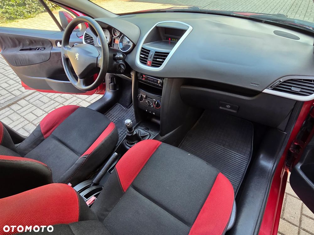 Peugeot 207 1.4 16V Presence - 17