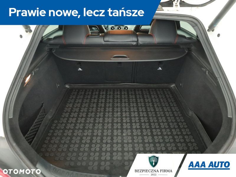 Mercedes-Benz CLA - 12