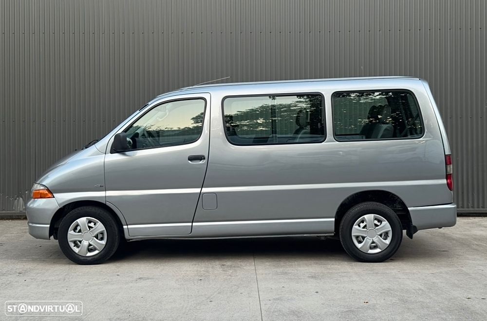 Toyota Hiace - 8