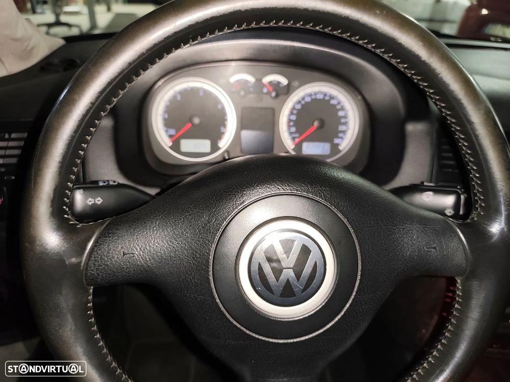 VW Bora 1.9 TDi Highline - 9