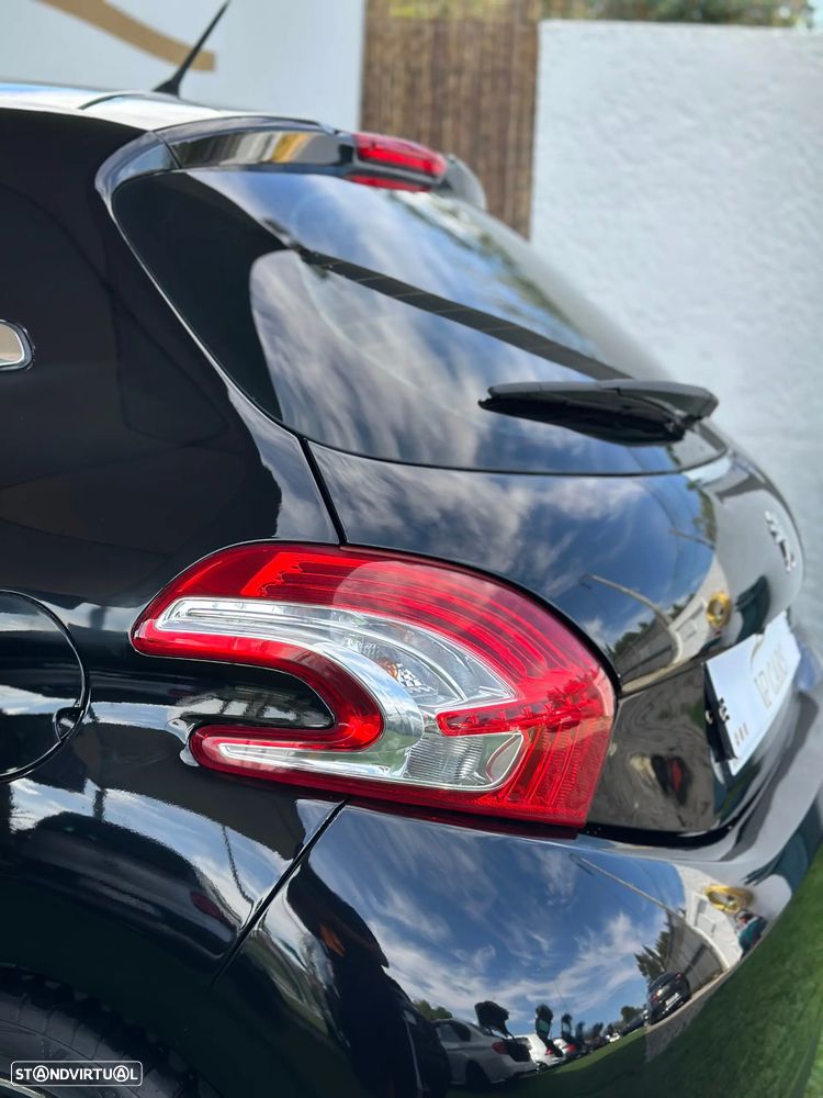 Peugeot 208 HDi 68 Access - 13