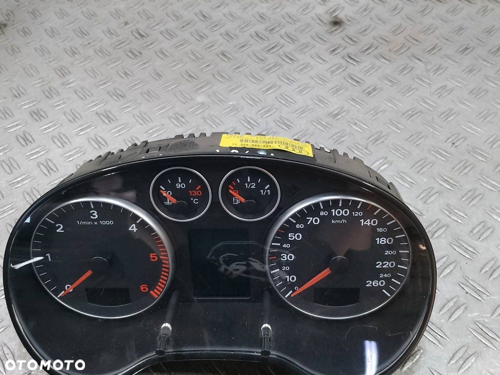 LICZNIK AUDI A3 8P 8P0920930FX 1.9 TDI - 1