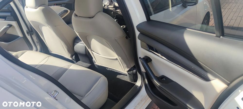 Mazda 3 - 4