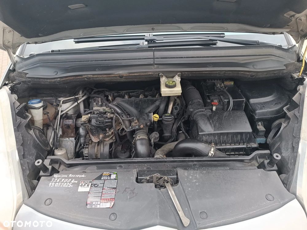 Citroën C4 Picasso 2.0 HDi FAP Exclusive - 17