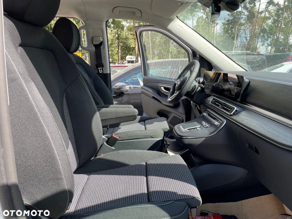 Mercedes-Benz Klasa V - 9