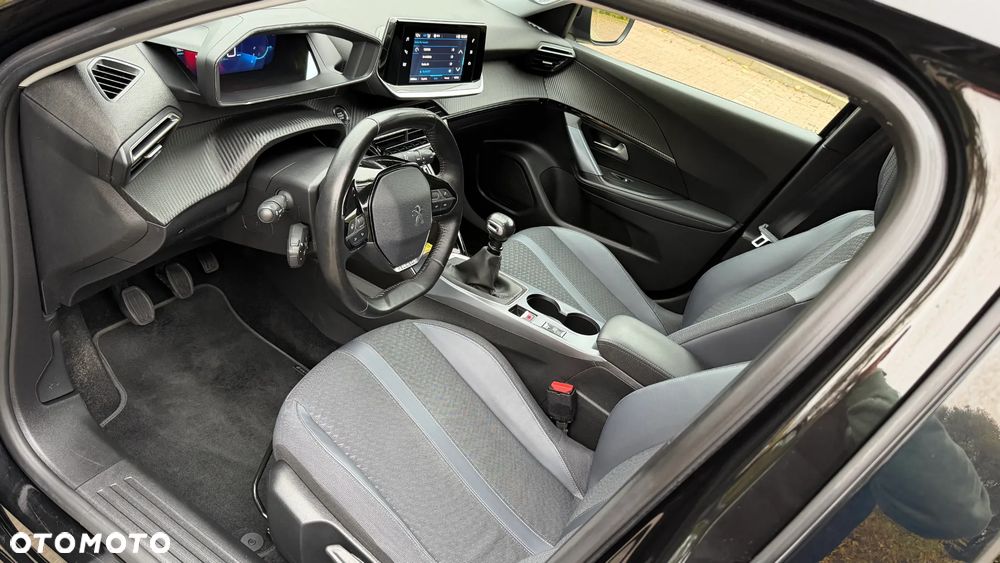 Peugeot 2008 1.2 PureTech Allure Pack S&S - 29