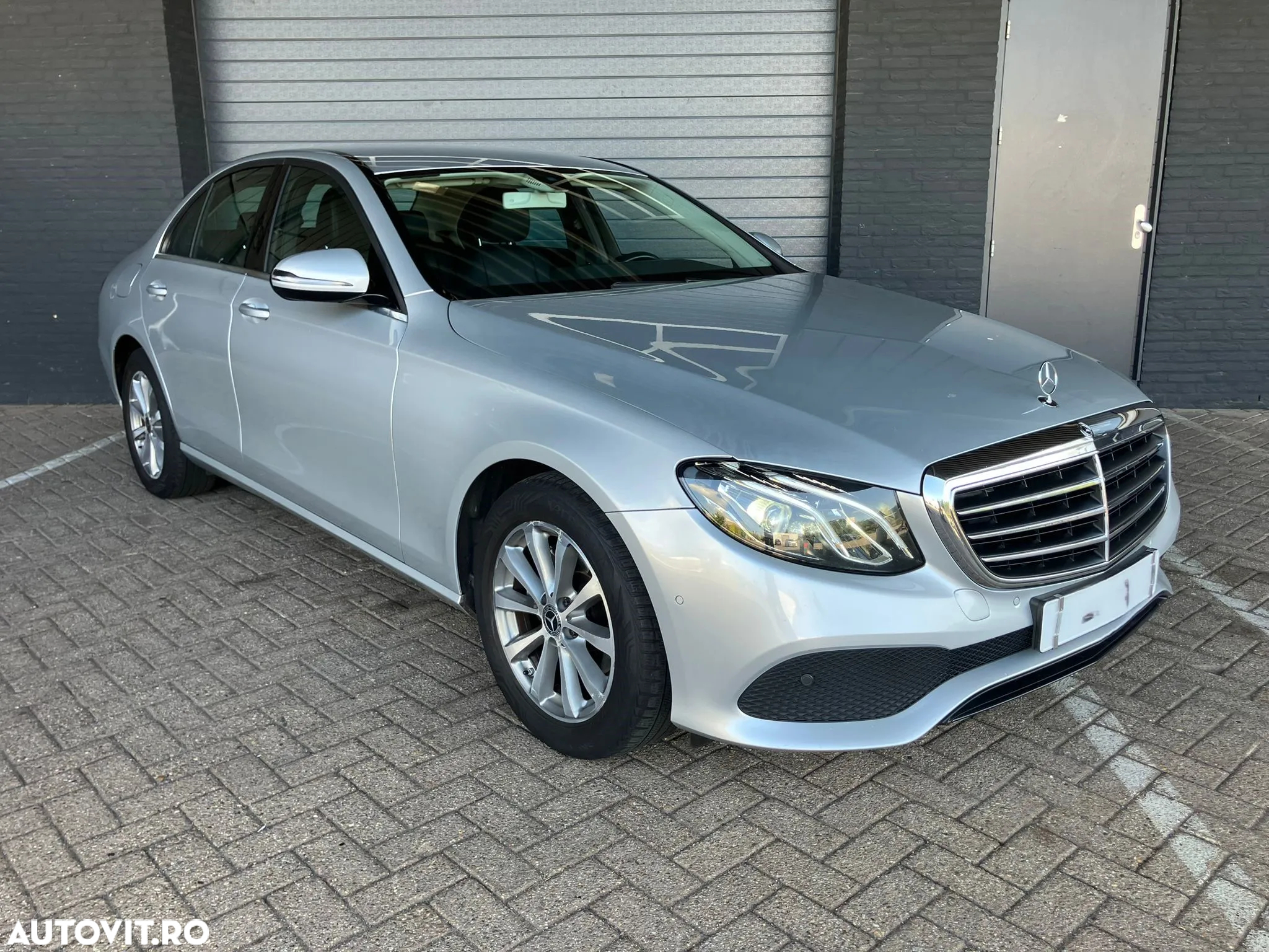 Mercedes-Benz E 200 d T 9G-TRONIC - 2