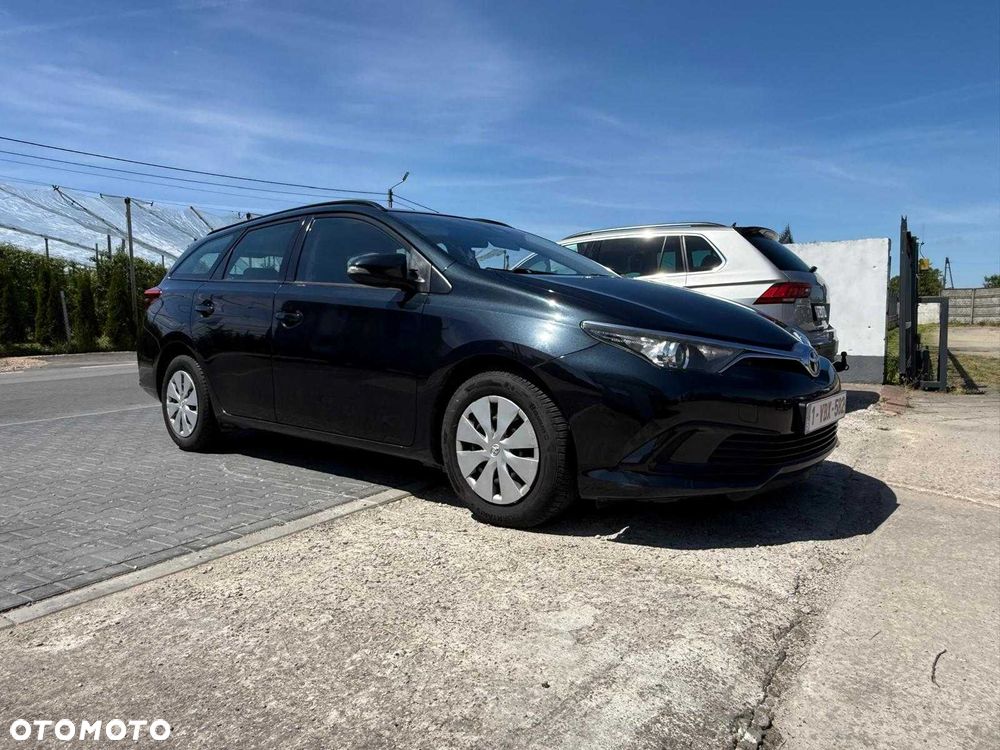 Toyota Auris - 2
